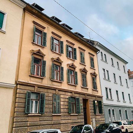 Contemporary City Apartment - By Nahuen Suites Graz Esterno foto